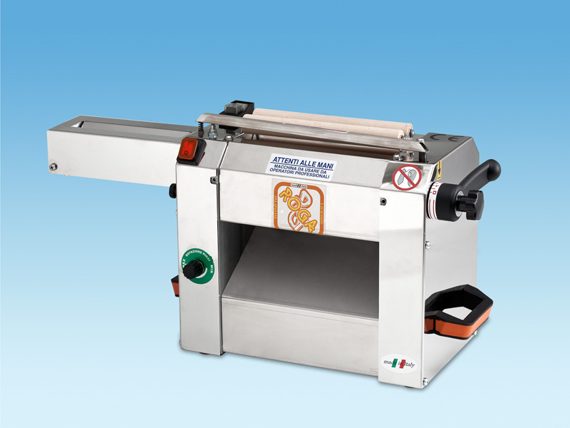 SF220  DOUGH ROLLER MACHINE 22CM